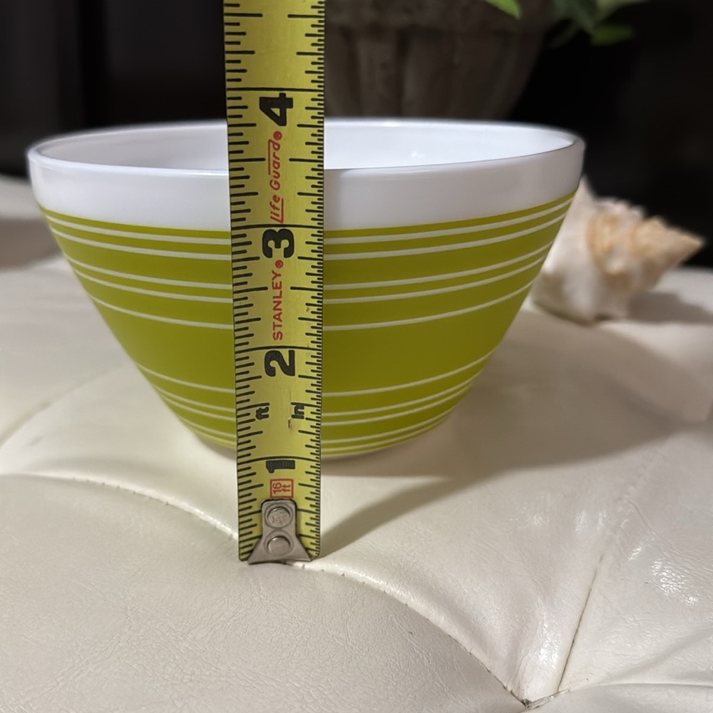 “Vintage Charm” inspired by Pyrex-3C/7L-White with Avocado Striped Matte Finish - Picture 11 of 11